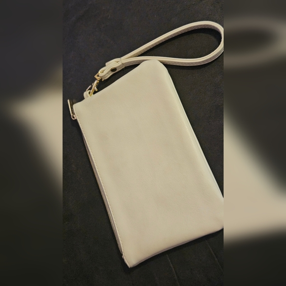 ADRIENNE VITTADINI Cream colored Wristlet - Picture 7 of 14